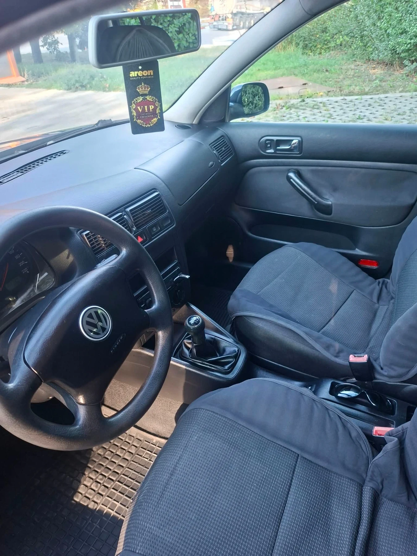 VW Golf 1.9 SDI, снимка 8 - Автомобили и джипове - 56225310