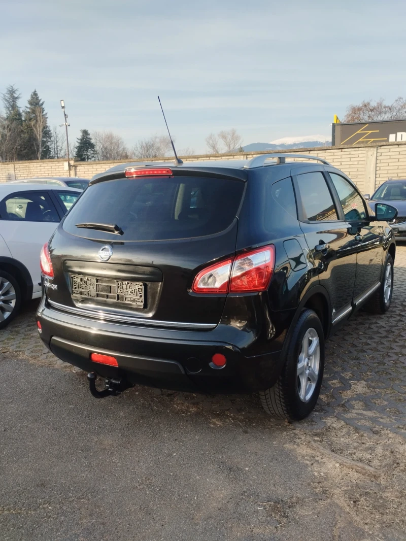 Nissan Qashqai 2.0 бензин всички екстри 4* 4, снимка 8 - Автомобили и джипове - 49430175