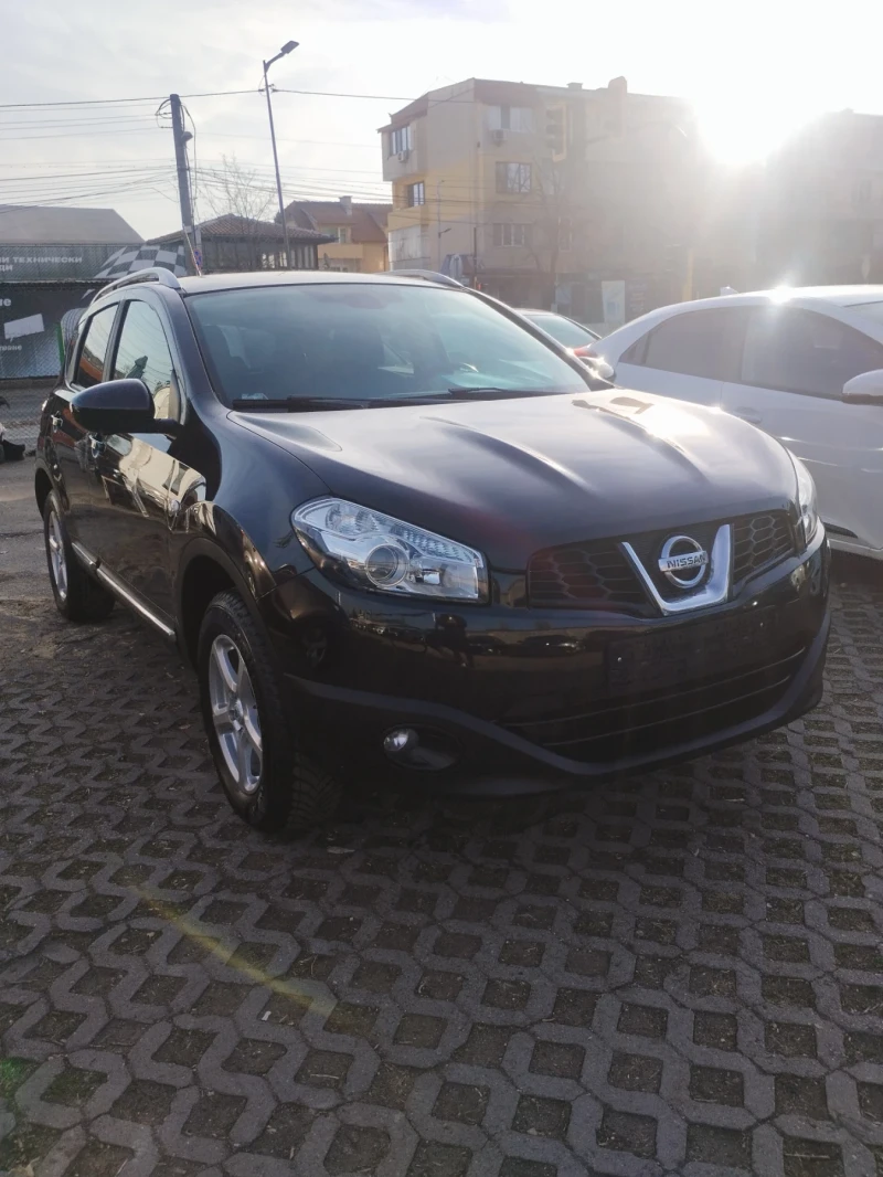 Nissan Qashqai 2.0 бензин всички екстри 4* 4, снимка 3 - Автомобили и джипове - 49430175