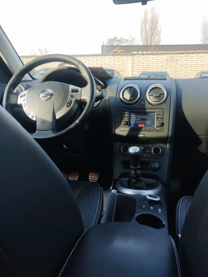 Nissan Qashqai 2.0 бензин всички екстри 4* 4, снимка 12 - Автомобили и джипове - 49430175