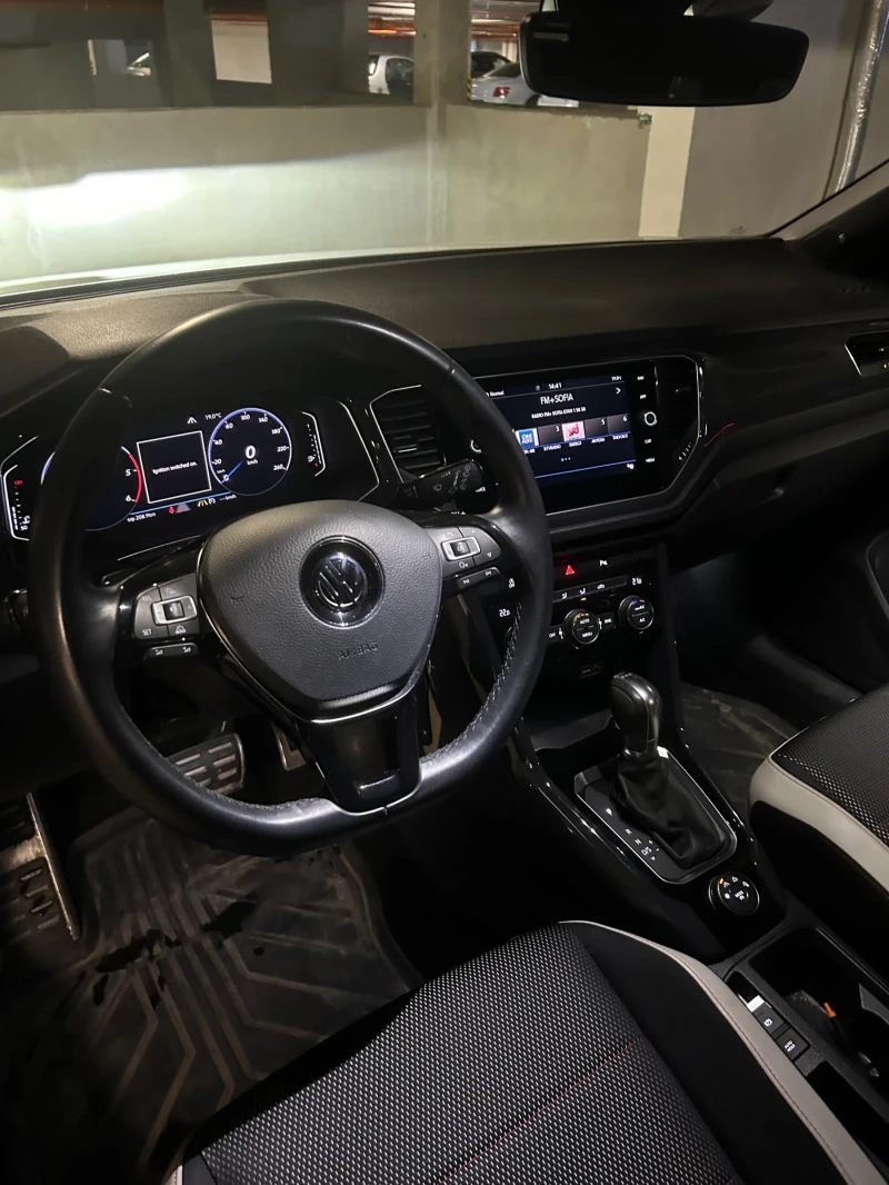 VW T-Roc, снимка 9 - Автомобили и джипове - 49931445