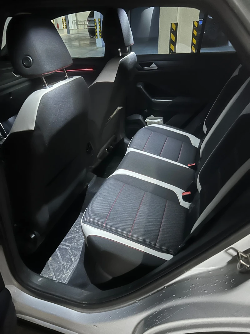 VW T-Roc, снимка 10 - Автомобили и джипове - 49931445