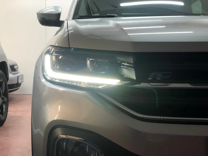 VW T-Cross R-Line FULL+ , снимка 16 - Автомобили и джипове - 51618846