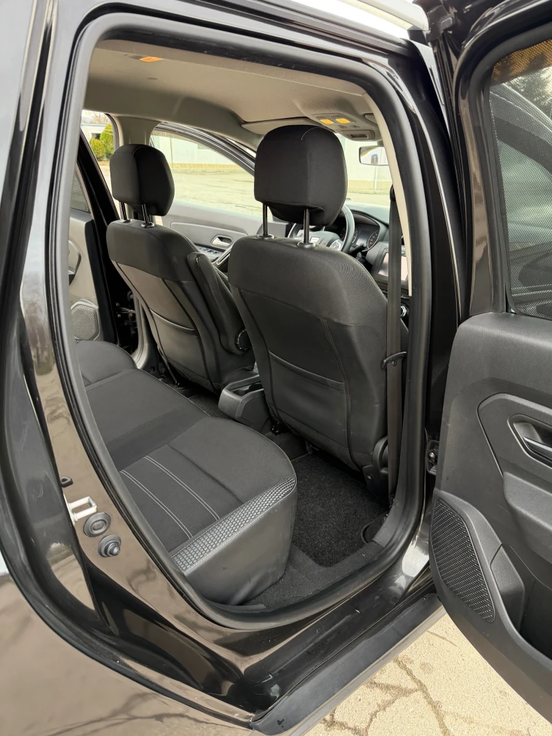 Dacia Duster, снимка 14 - Автомобили и джипове - 53405048