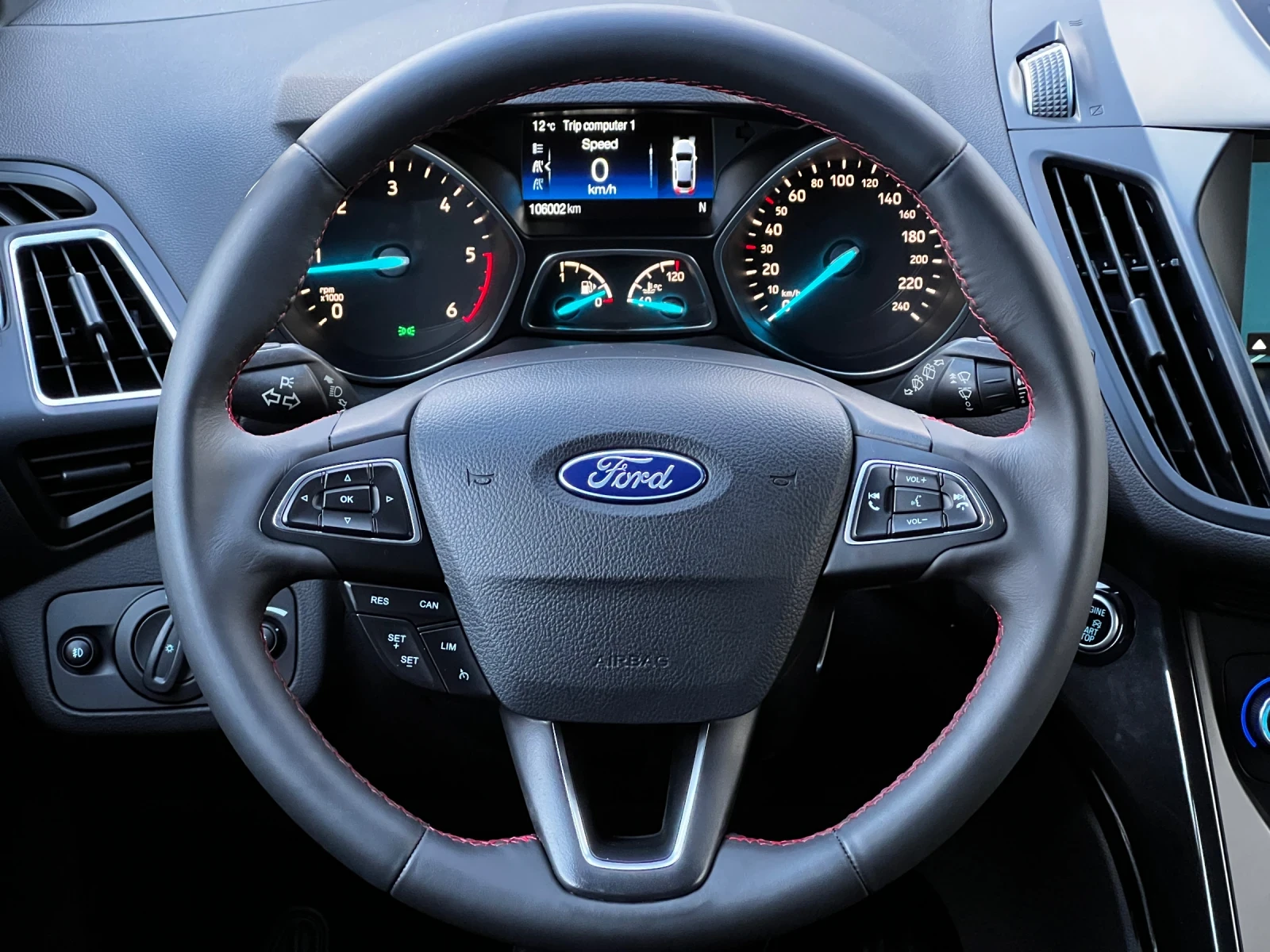 Ford Kuga 1.5TDCi ST Line 106000км Състояние НОВО - изображение 8