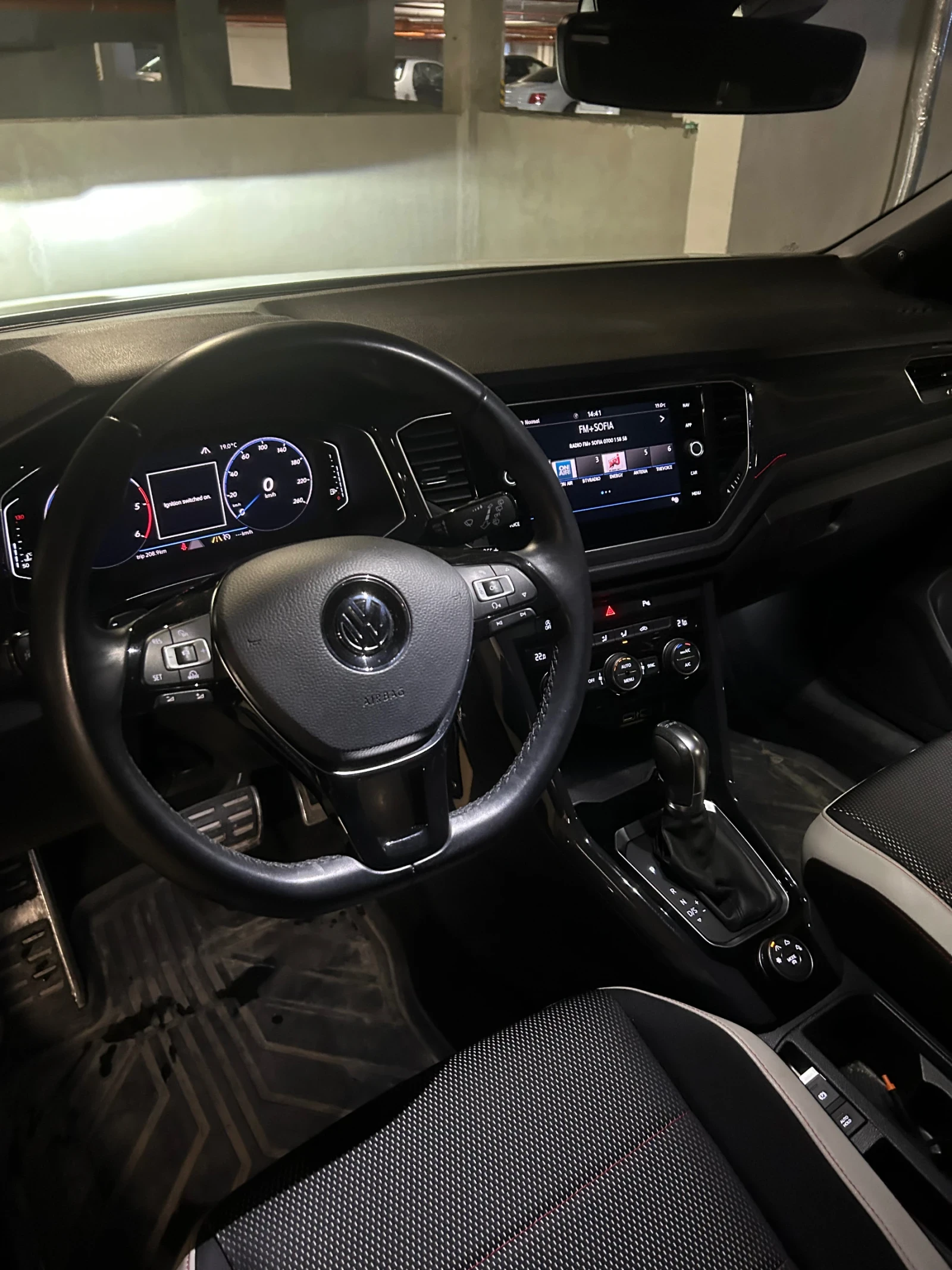 VW T-Roc  - изображение 8