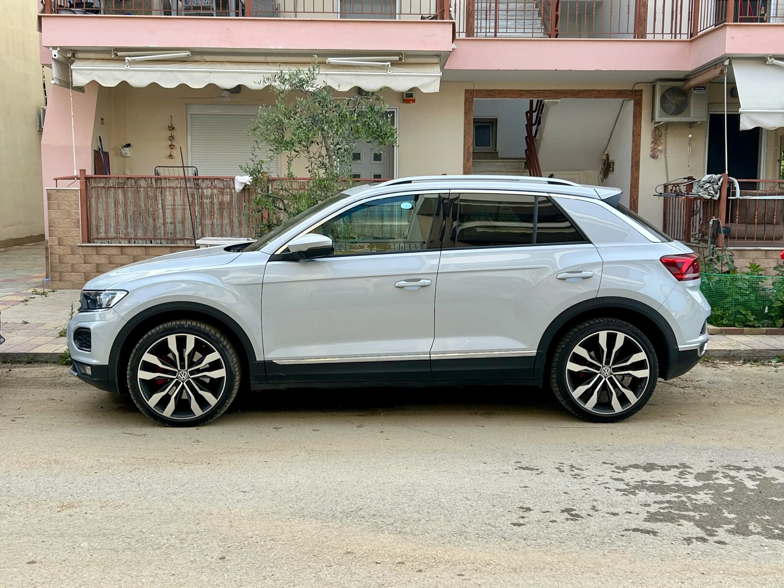 VW T-Roc | Mobile.bg   1
