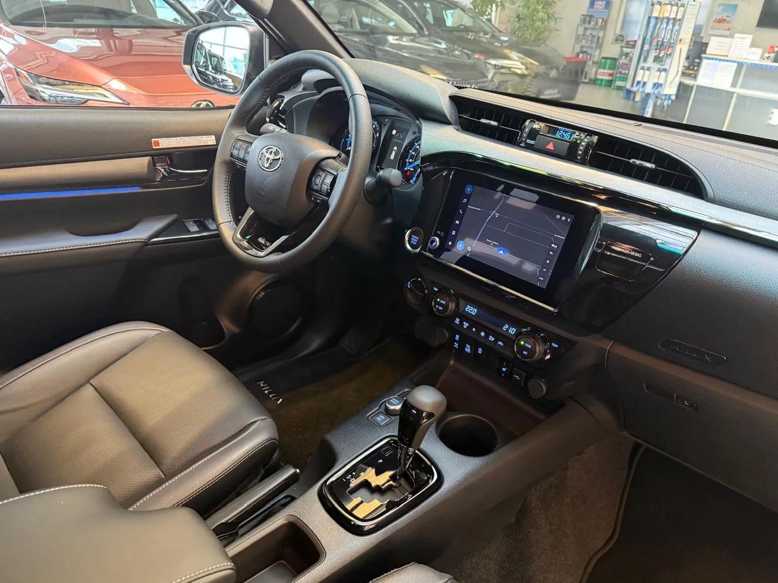 Toyota Hilux INVINCIBLE/204HP/DOUBLE-CAB/MILD-HYB./CARPLAY/430f - изображение 8
