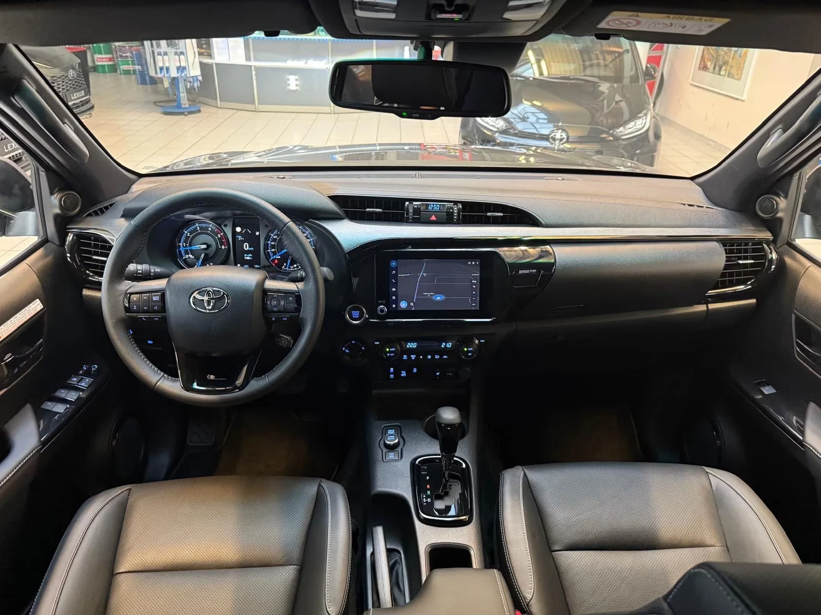 Toyota Hilux INVINCIBLE/204HP/DOUBLE-CAB/MILD-HYB./CARPLAY/430f - изображение 9