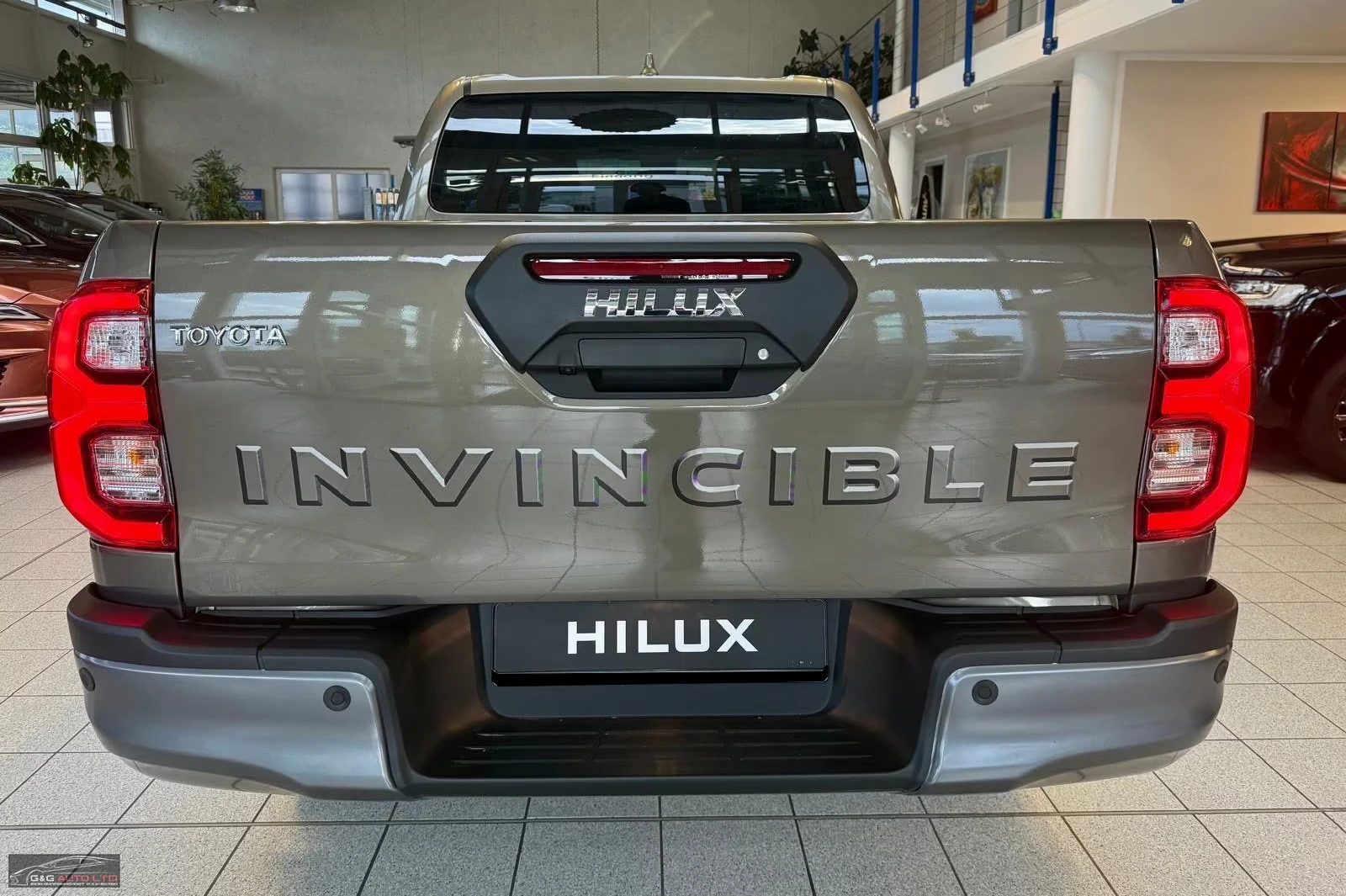 Toyota Hilux INVINCIBLE/204HP/DOUBLE-CAB/MILD-HYB./CARPLAY/430f - изображение 6