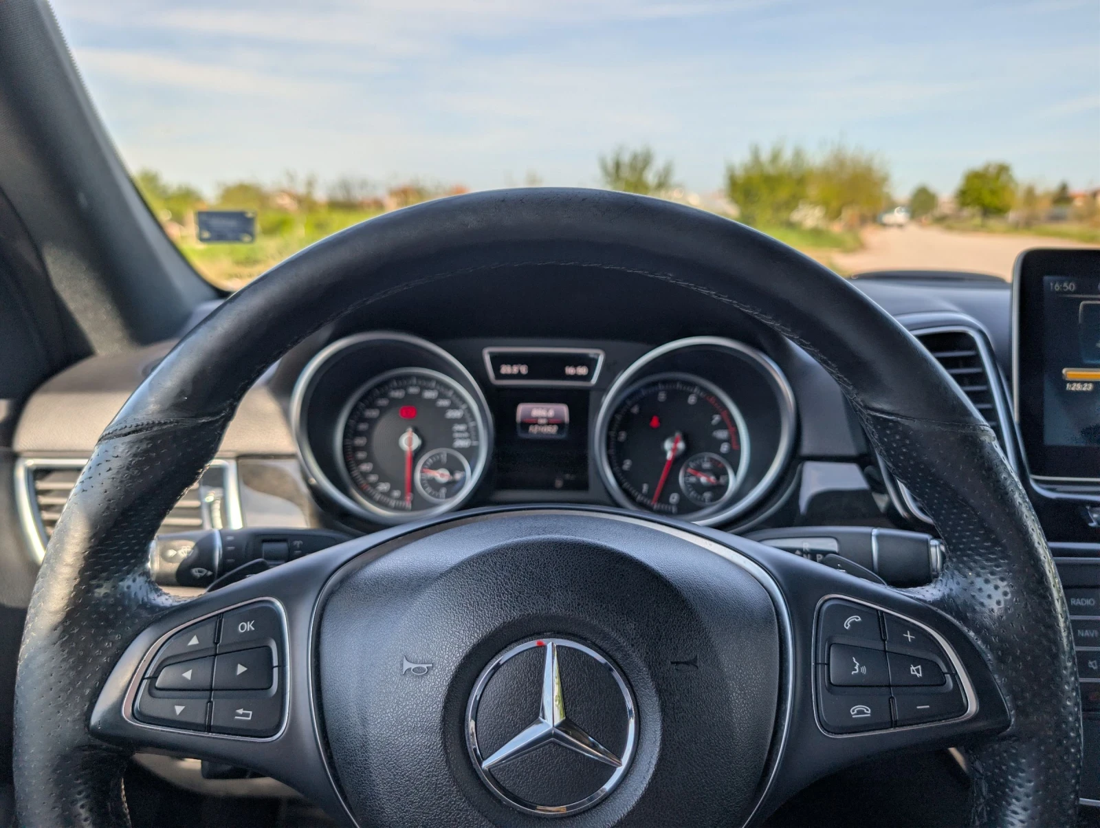 Mercedes-Benz GLE 400, снимка 8 - Автомобили и джипове - 54344762