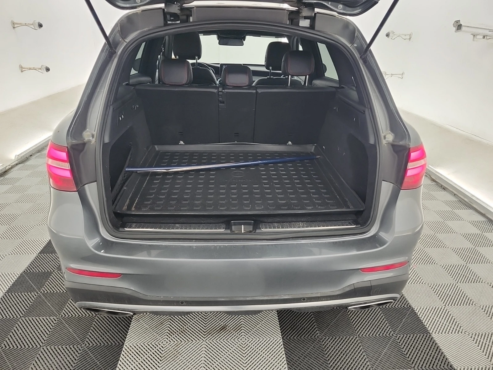Mercedes-Benz GLC 43 AMG BLIND SPOT * ПАНОРАМА * CARFAX * , снимка 11 - Автомобили и джипове - 54804710