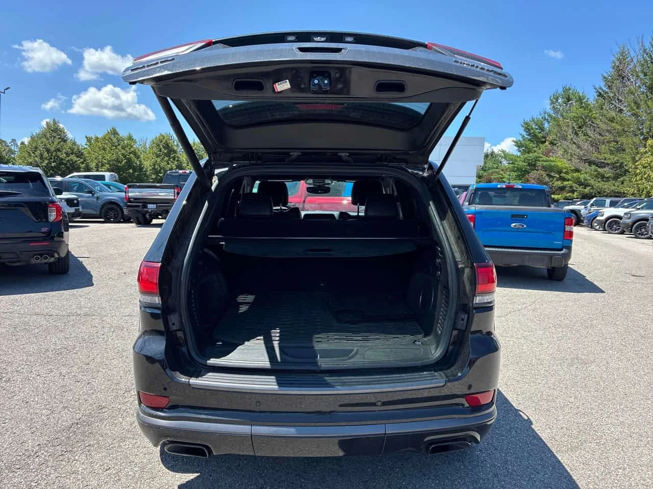 Jeep Grand cherokee Limited X | CARFAX | АВТОКРЕДИТ БЕЗ ПЪРВОНАЧАЛНА , снимка 12 - Автомобили и джипове - 55579739