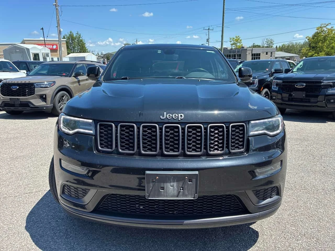 Jeep Grand cherokee Limited X | CARFAX | АВТОКРЕДИТ БЕЗ ПЪРВОНАЧАЛНА , снимка 2 - Автомобили и джипове - 55579739
