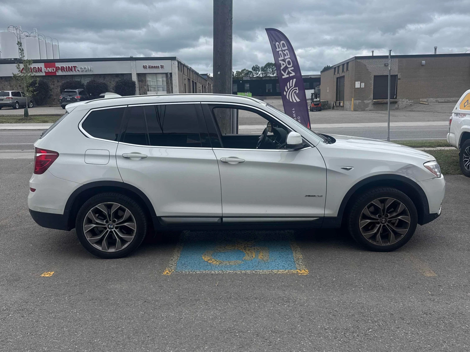 BMW X3 * xDrive28i * CARFAX * ОПЦИЯ ЗА ФИНАНСИРАНЕ * , снимка 3 - Автомобили и джипове - 55816372
