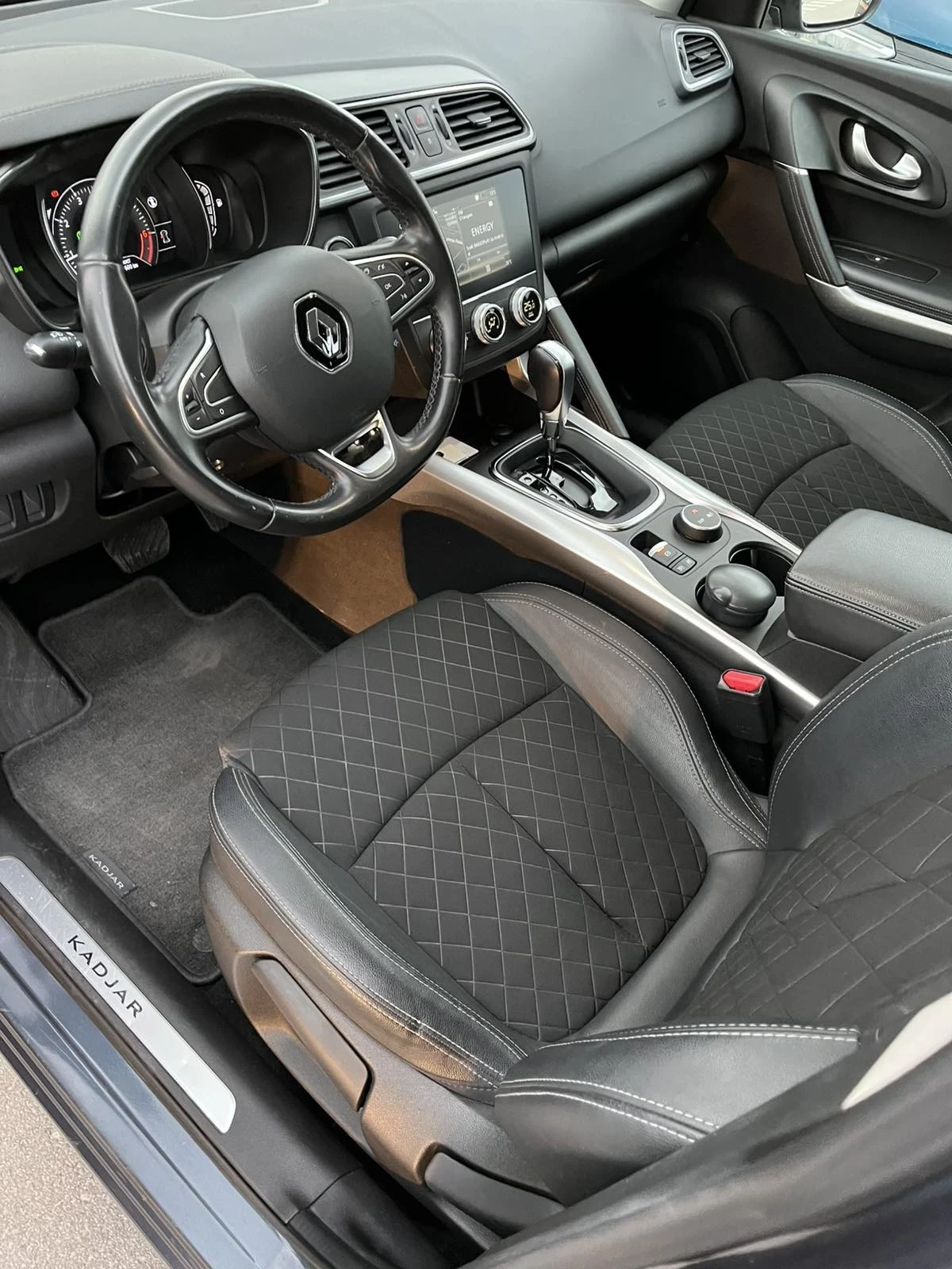Renault Kadjar, снимка 2 - Автомобили и джипове - 56439617