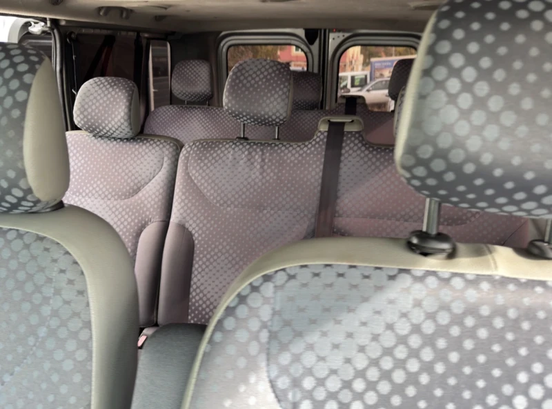 Renault Trafic 2.0 dci 115к.с / 9 МЕСТЕН / КЛИМАТИК/ТОП СЪСТОЯНИЕ, снимка 15 - Бусове и автобуси - 52143146