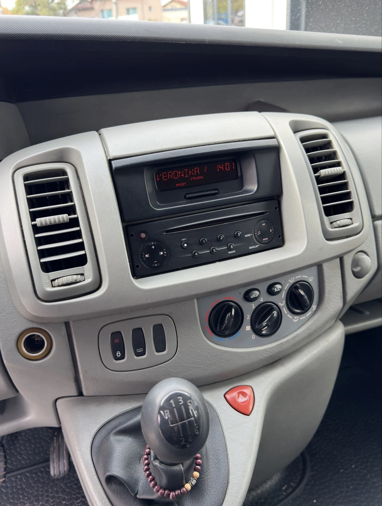 Renault Trafic 2.0 dci 115. / 9  / /  | Mobile.bg   14