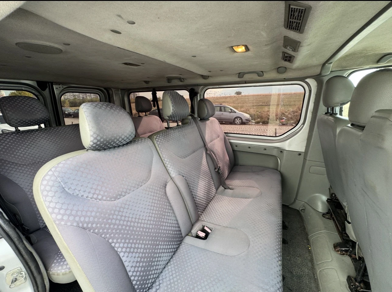 Renault Trafic 2.0 dci 115к.с / 9 МЕСТЕН / ГАРАНЦИЯ / КЛИМАТИК - изображение 10