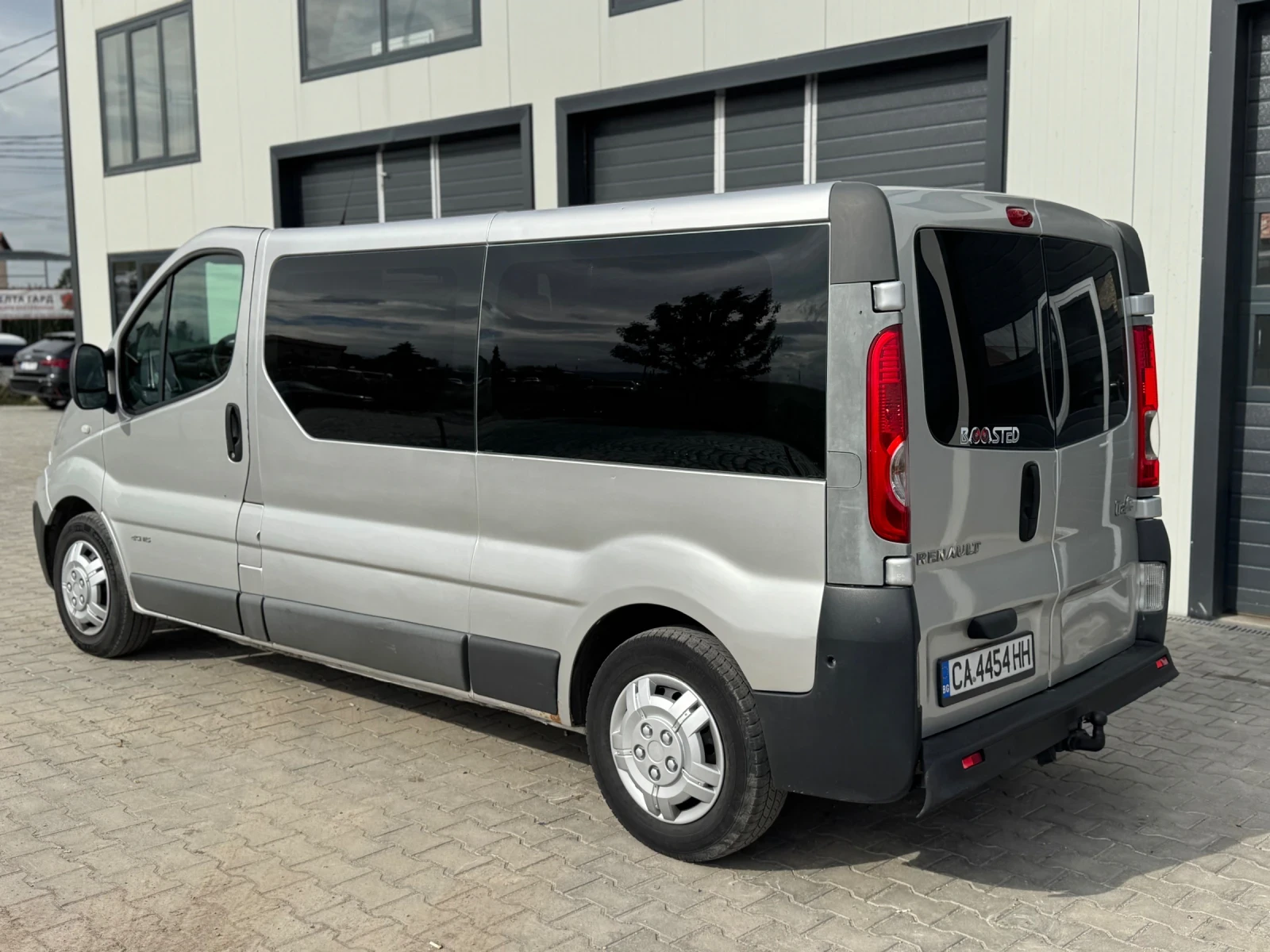 Renault Trafic 2.0 dci 115к.с / 9 МЕСТЕН / ГАРАНЦИЯ / КЛИМАТИК - изображение 5