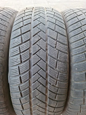 Гуми Зимни 265/60R18, снимка 3