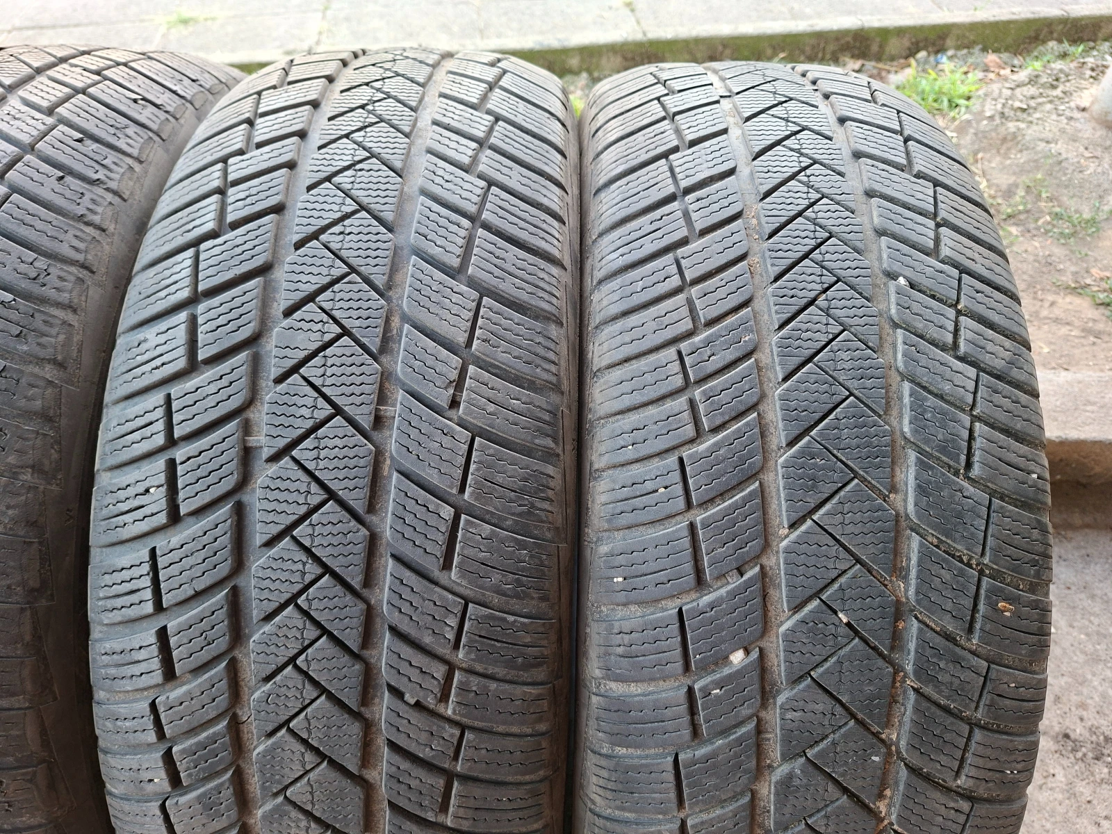 Гуми Зимни 265/60R18, снимка 6 - Гуми и джанти - 55655925