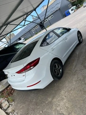     Hyundai Elantra 12  !!    