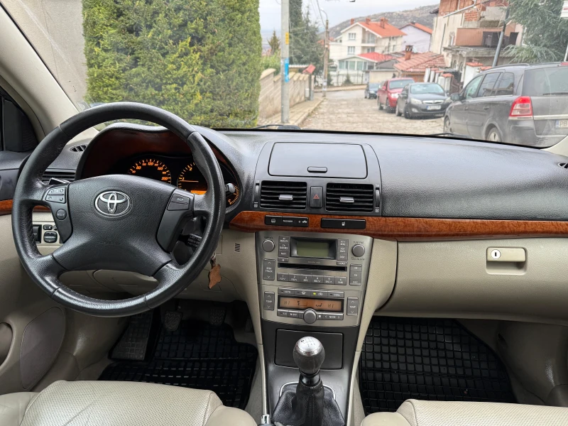 Toyota Avensis 2.2 D-4D, снимка 11 - Автомобили и джипове - 48560031