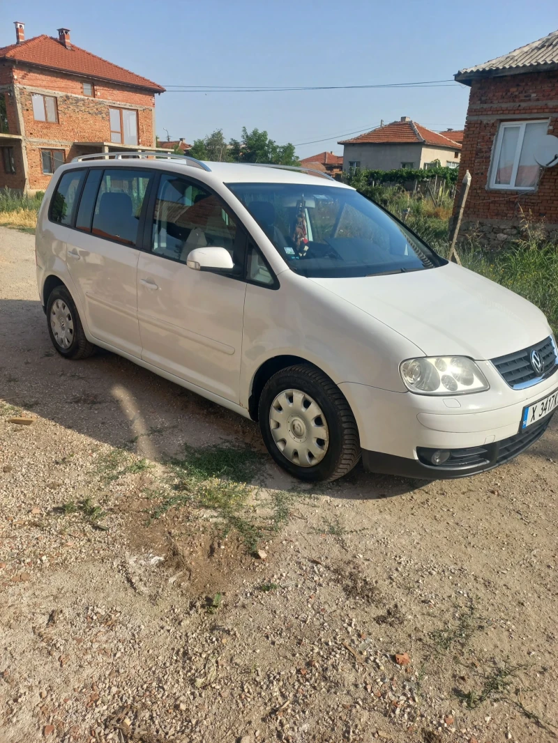 VW Touran, снимка 4 - Автомобили и джипове - 48612943