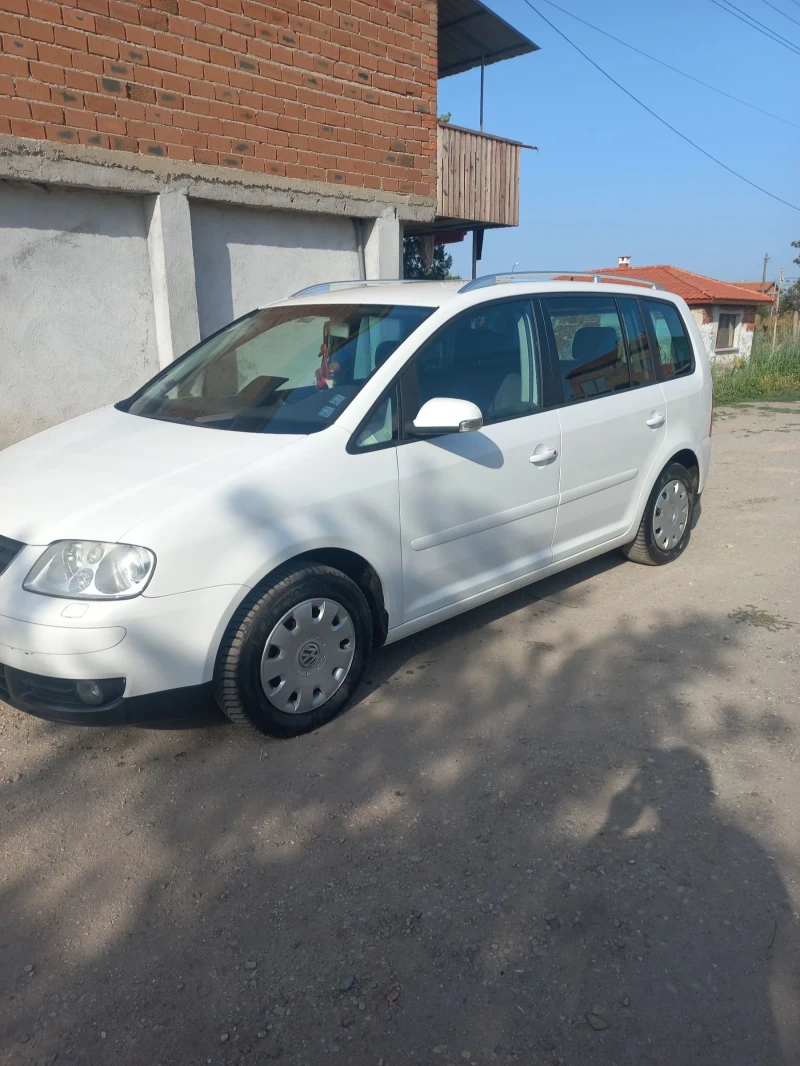 VW Touran, снимка 2 - Автомобили и джипове - 48612943