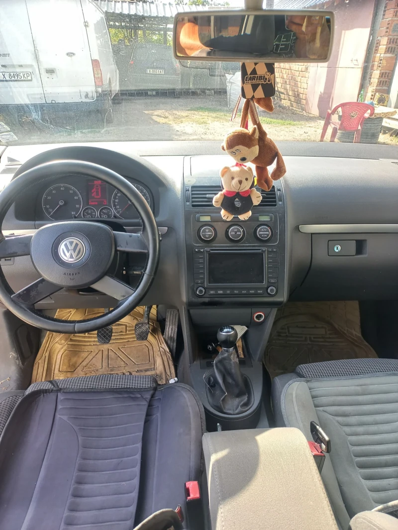 VW Touran, снимка 5 - Автомобили и джипове - 48612943