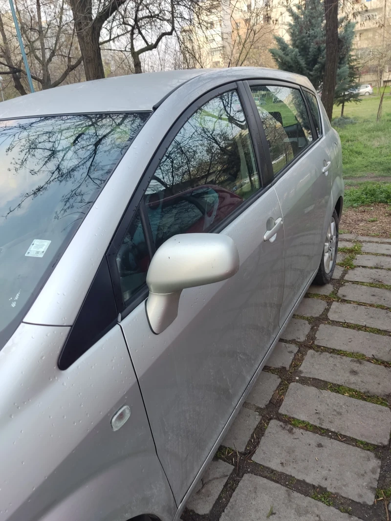 Toyota Corolla verso, снимка 4 - Автомобили и джипове - 49187782