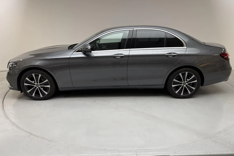 Mercedes-Benz E 300 !! 6408 km !! Бензин+ plug-in, 4Matic, AirMatic, снимка 4 - Автомобили и джипове - 51762876