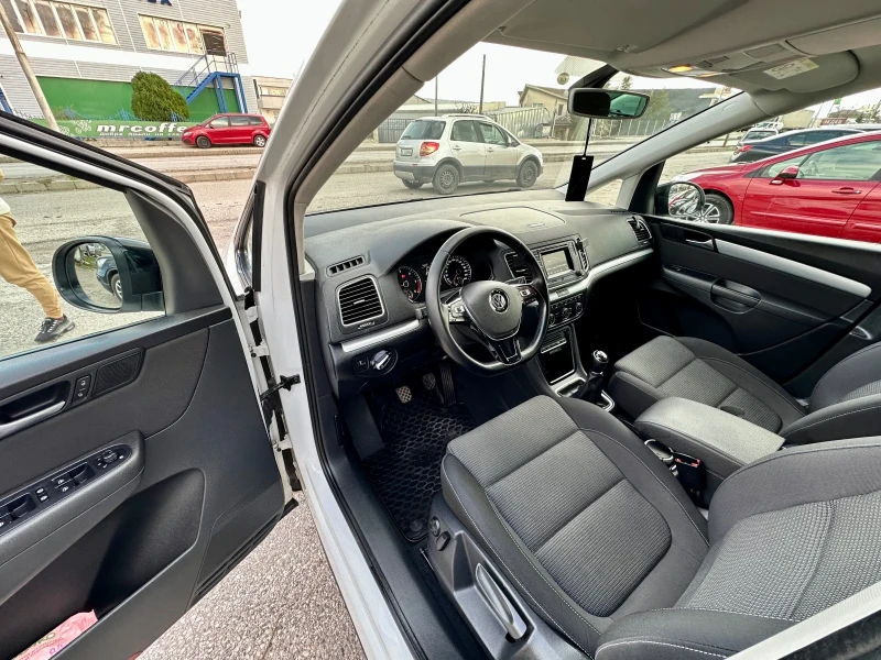 VW Sharan 2.0 TDI, снимка 12 - Автомобили и джипове - 52494617