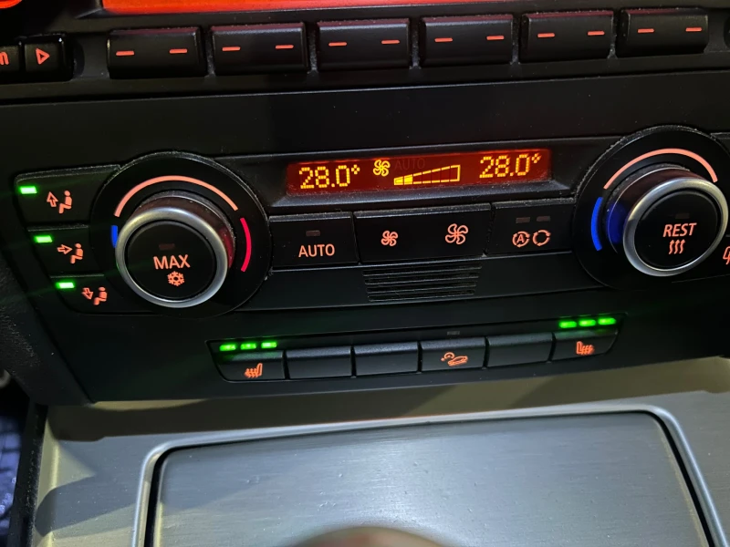 BMW 320, снимка 11 - Автомобили и джипове - 52507356