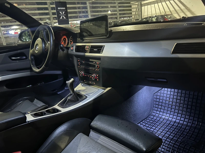 BMW 320, снимка 10 - Автомобили и джипове - 52507356