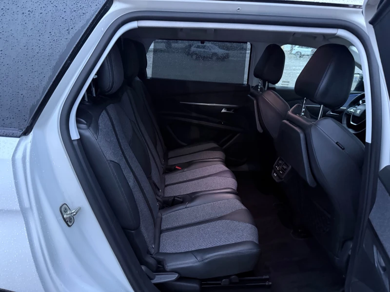 Peugeot 5008 1.5 HDI Навигация/Digital/Камера/Ambient/Лизинг, снимка 11 - Автомобили и джипове - 52593625