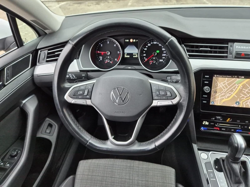 VW Passat 2.0TDI Facelift, Distronic, Сервизна История, снимка 9 - Автомобили и джипове - 52858083