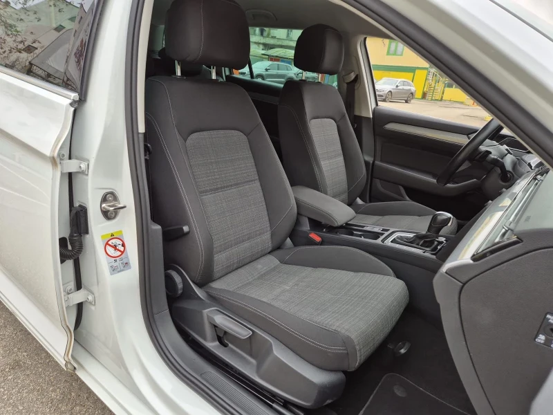 VW Passat 2.0TDI Facelift, Distronic, Сервизна История, снимка 12 - Автомобили и джипове - 52858083