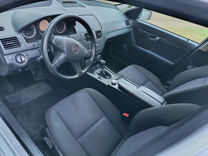 Mercedes-Benz C 220, снимка 6 - Автомобили и джипове - 52916233