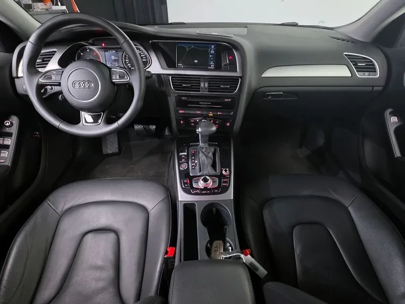 Audi A4 2.0 TDI, снимка 7 - Автомобили и джипове - 54144461