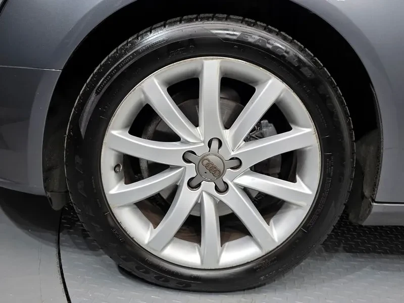 Audi A4 2.0 TDI, снимка 5 - Автомобили и джипове - 54144461