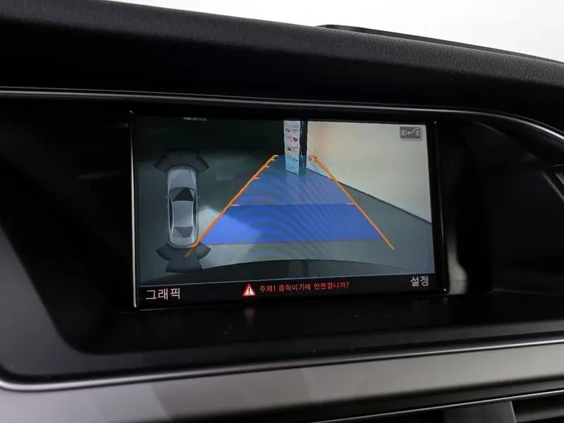 Audi A4 2.0 TDI, снимка 14 - Автомобили и джипове - 54144461