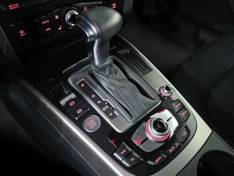 Audi A4 2.0 TDI, снимка 9 - Автомобили и джипове - 54144461