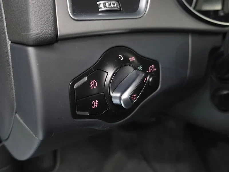 Audi A4 2.0 TDI, снимка 12 - Автомобили и джипове - 54144461