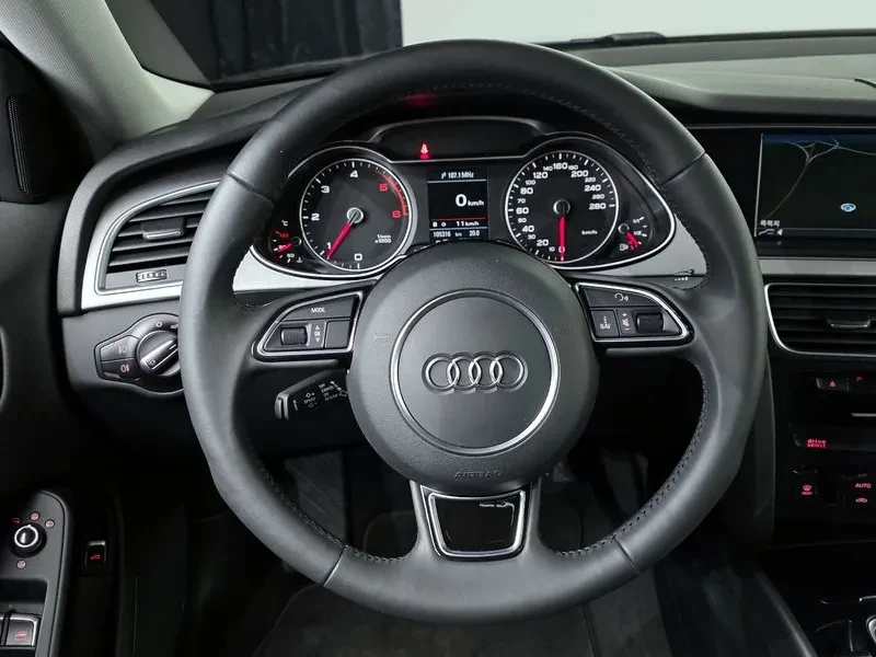 Audi A4 2.0 TDI, снимка 17 - Автомобили и джипове - 54144461