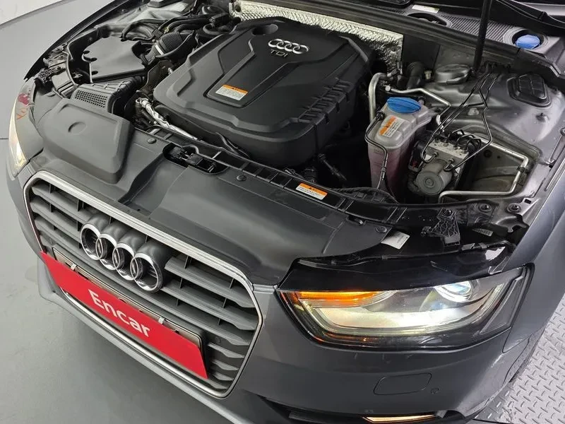 Audi A4 2.0 TDI, снимка 6 - Автомобили и джипове - 54144461