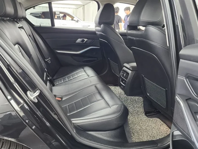 BMW 330 M Sports Hybrid - САМО 30% АВАНС, снимка 12 - Автомобили и джипове - 55991871
