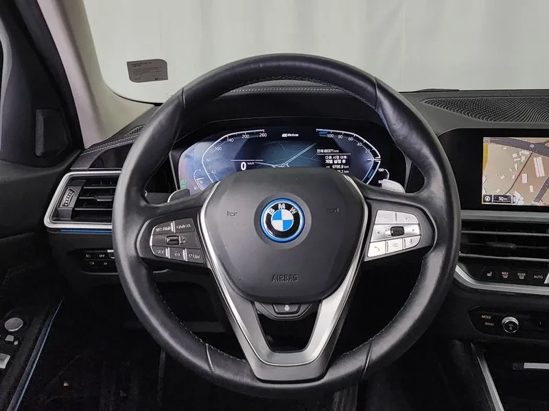 BMW 330 M Sports Hybrid - САМО 30% АВАНС, снимка 13 - Автомобили и джипове - 55991871