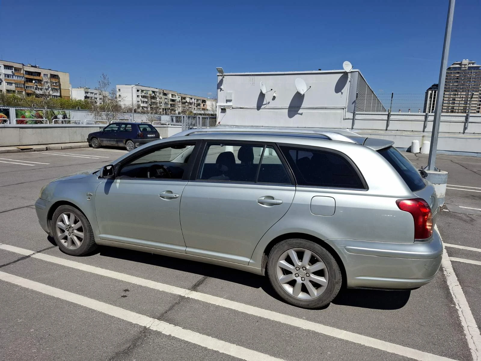 Toyota Avensis 2.0D4D - изображение 2